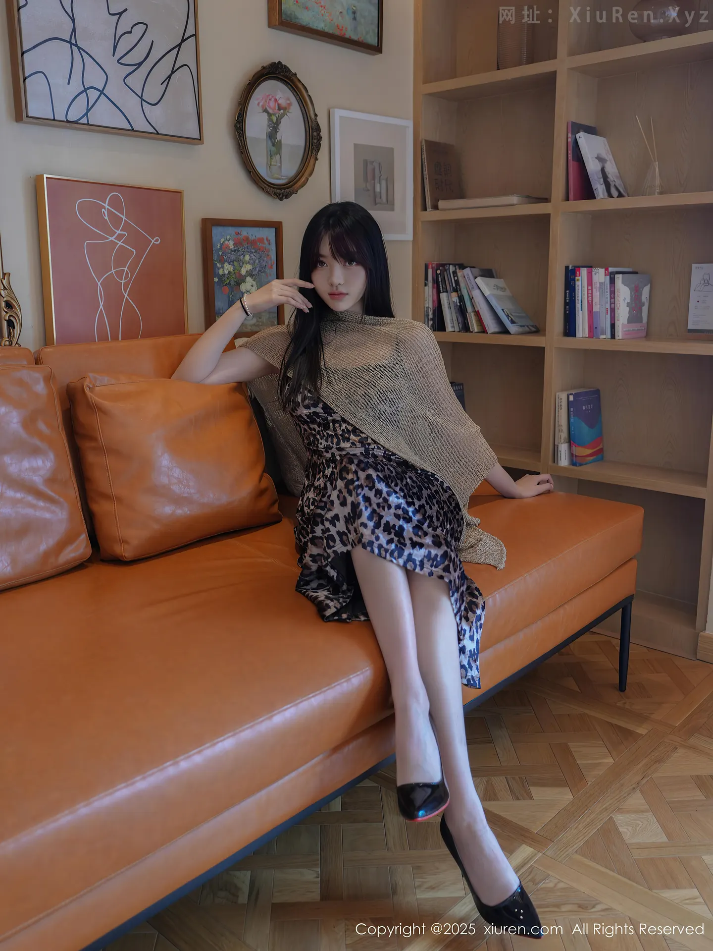 图片[2]-[XiuRen秀人网]VOL.10698 模特白露lulu性感黑色连衣裙露黑白比基尼秀完美身材诱惑写真57P-秀人网官方网站